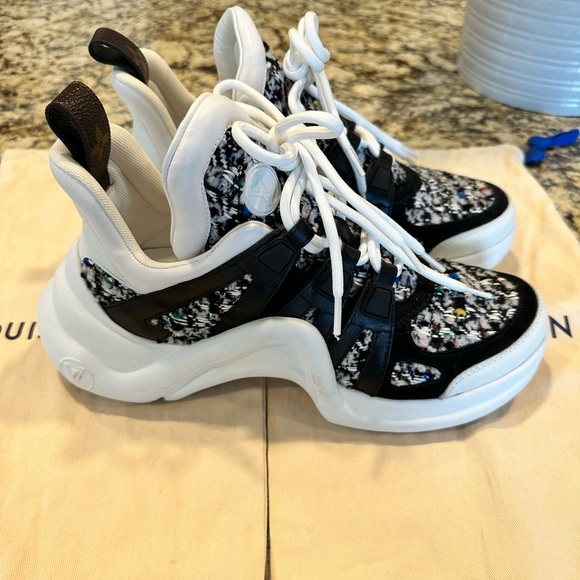 Louis Vuitton’s most popular snickers! - Picture 6 of 11